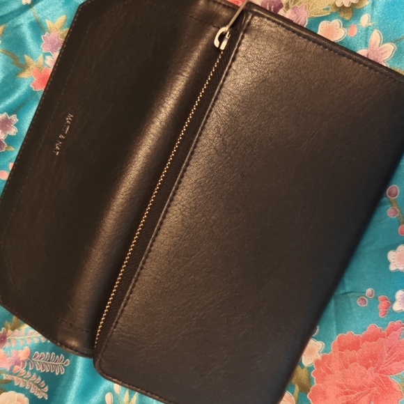 Matt & Nat Womens/Unisex Unique Vegan Black Wallet. - Picture 6 of 14